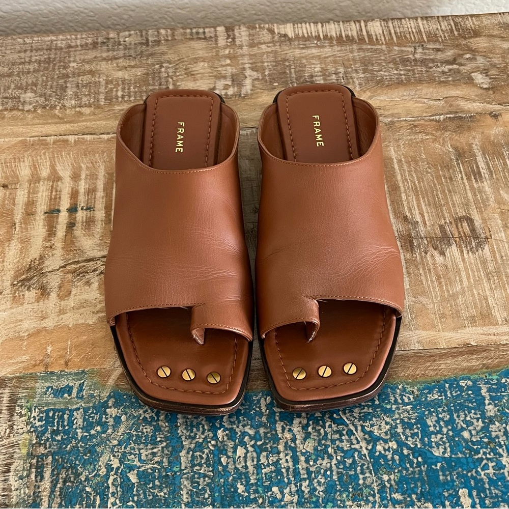 Frame Le Hewitt Slide Sandals